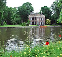 An idyllic spot on the river Vecht by Adri Padmos
