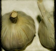 A Clove of Garlic.. by rosannamz