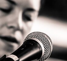 Chanteuse by Peter Maeck