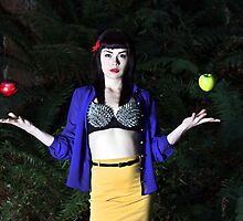 Snow White by Alexis Tobin