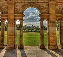 Hever Castle gardens by Dean Messenger