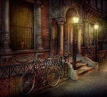 Bike - NY - Greenwich Village - In the village by Mike Savad