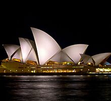 Sydney Opera House by joeferma