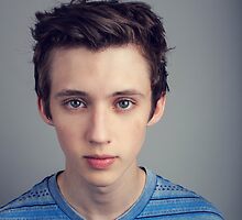 Troye Sivan by nicolinelisby