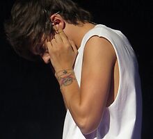 Louis Tomlinson by OMGOSH1D
