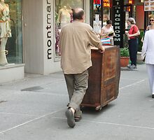 NY Street Walker by DarylE
