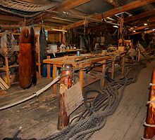 Cluttered rigging workshop by steppeland