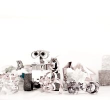 A helping Wall-e by HelenaBrophy