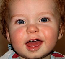 Look! I get already teeth! by Hans Bax
