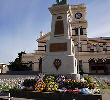 Maryborough Cenotaph by Arthur Koole