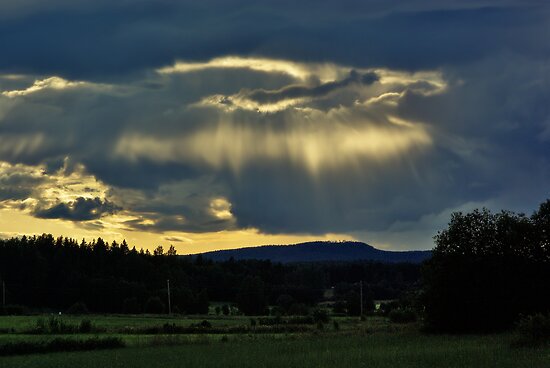 Shining Through by MarianaEwa Shining Through by MarianaEwa
