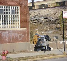 TEMP 51 eating lunch outside homeless by activtist