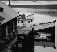 Trawler in the stillness by agoodsi