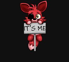 Peluche de Foxy sur un panneau de bois où il est écrit "It's Me"