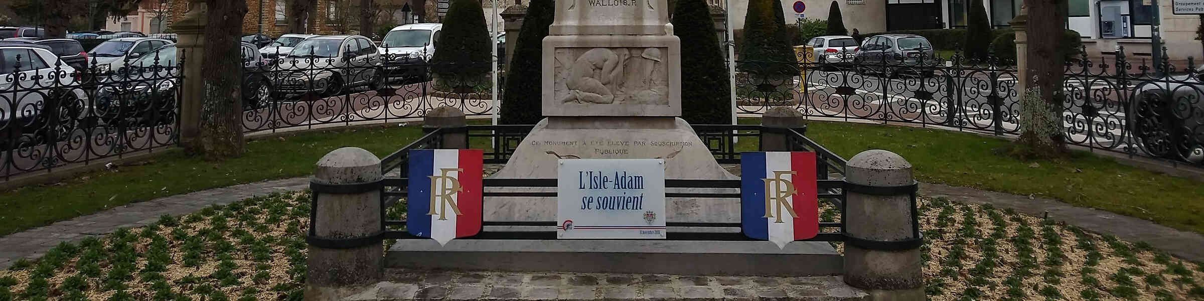 Dennis-RIP-Dog Shop | Redbubble