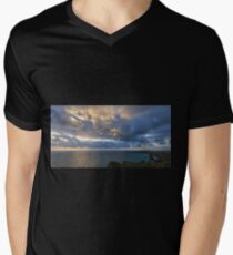 Stormy Bedruthan Steps,North Cornwall Men's V-Neck T-Shirt