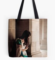 Alice Madness Return - Hide Tote Bag