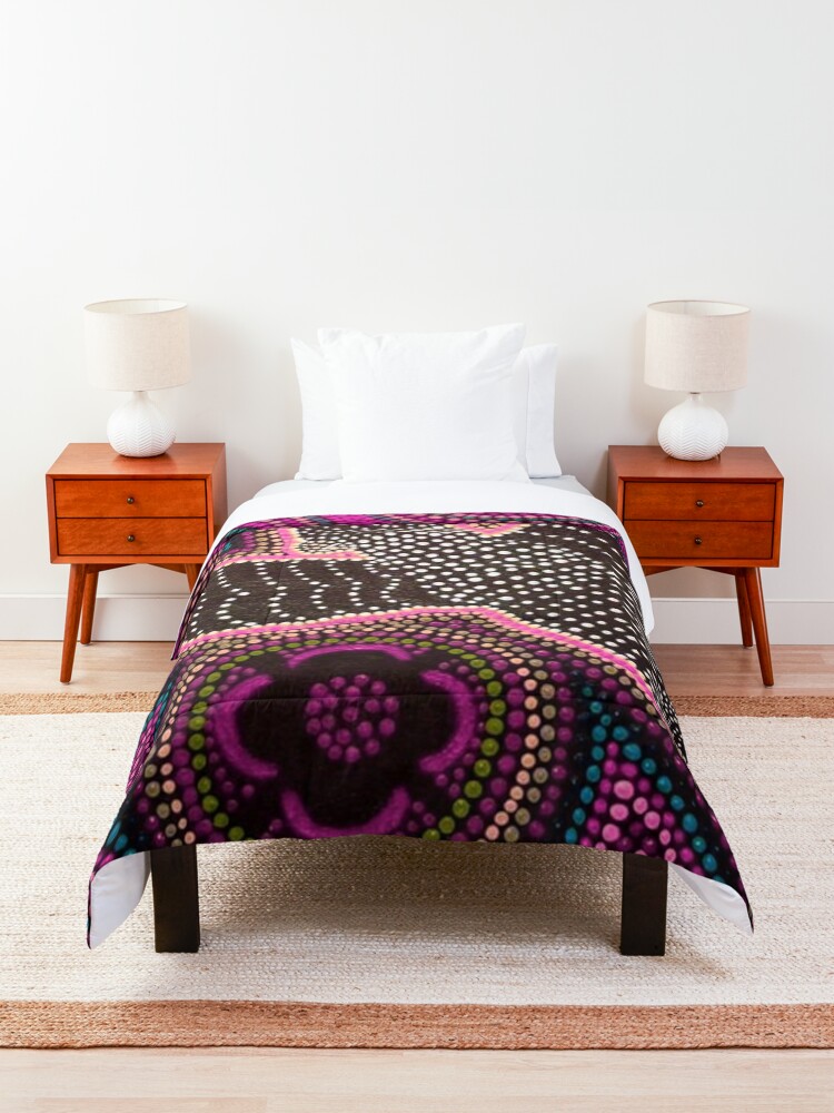 Alternate view of Black cockatoo - pink dreaming Comforter