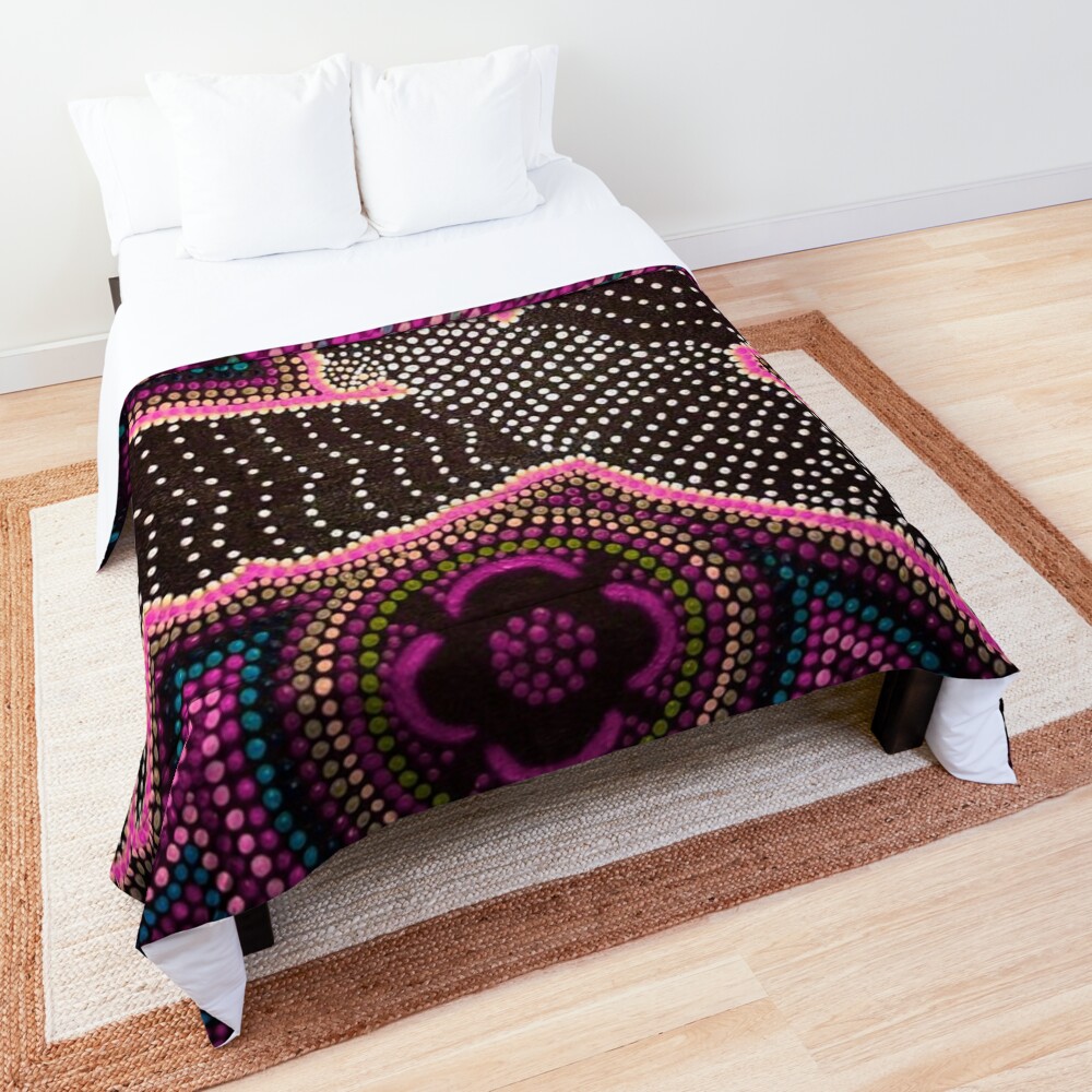 Black cockatoo - pink dreaming Comforter