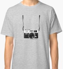 Vintage 35mm Rangefinder Camera Canon Canonet QL17 GIII Classic T-Shirt