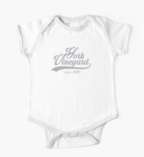 York Vineyard scripty - cool grey One Piece - Short Sleeve
