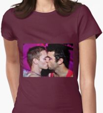 Kiss Tailliertes T-Shirt für Frauen
