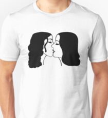 Girls Kissing Unisex T-Shirt