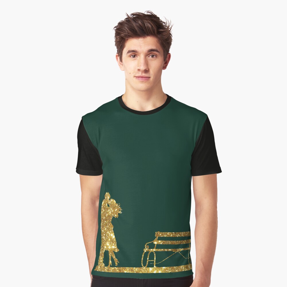Kissing Valentines in Glitter Gold on Green. Perfect Gift for the One You Love. Graphic T-Shirt