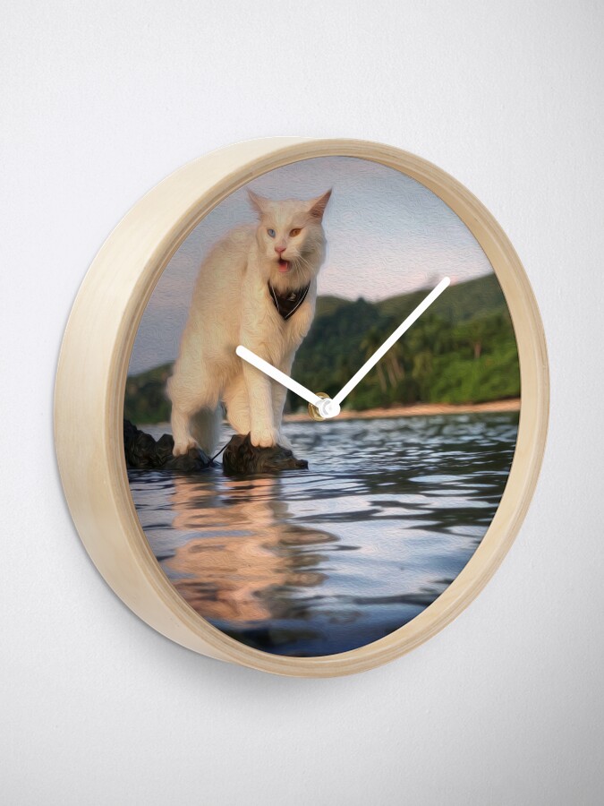 Alternate view of King Of The World Clock