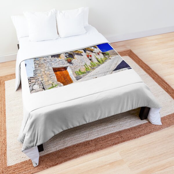 Peruvian Hamlet Comforter
