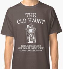 CASTLE'S BAR THE OLD HAUNT Classic T-Shirt