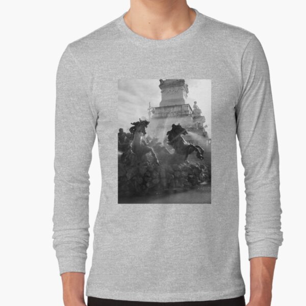 Bordeaux Water Fountain Long Sleeve T-Shirt