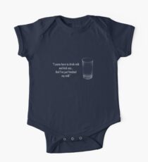 "Ich bin hierher gekommen, um Milch zu trinken und Arsch zu treten ..." Baby Body Kurzarm