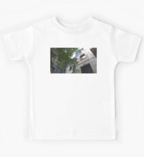 Hundertwasserhaus Vienna, Austria Kids Tee