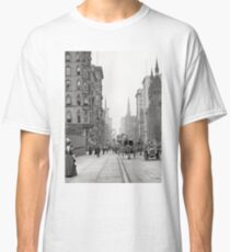 Camiseta clásica Vintage Fifth Avenue Photograph (1912)