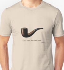 ceci n'est pas une pipe Unisex T-Shirt