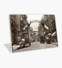 Vinilo para portátil Little Italy Mott Street NYC Photograph (1908)