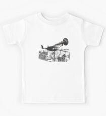 Camiseta para niños en el avión sobre el mar