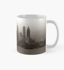 Taza clásica Vintage New York City Skyline Photograph (1941)