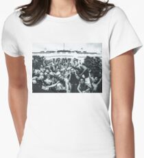 Um einen Schmetterling zu pimpern Tailliertes T-Shirt