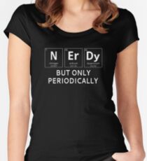 Nerdy aber nur regelmäßig Tailliertes Rundhals-Shirt
