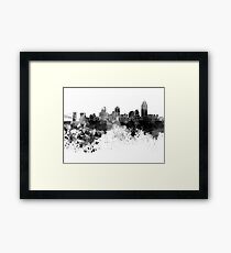 Cincinnati-Skyline im schwarzen Aquarell Gerahmter Kunstdruck