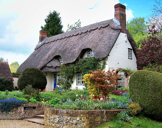 Pin by Kinsie Clarice on Fairy tale cottages | English cottage garden ...