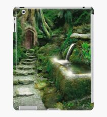 Eingang zu Rivendell (überarbeitet) iPad-Hülle & Klebefolie