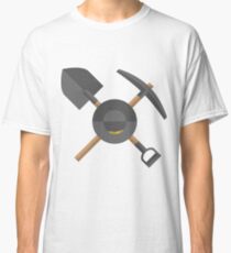 Pick, Schaufel und Pan Classic T-Shirt
