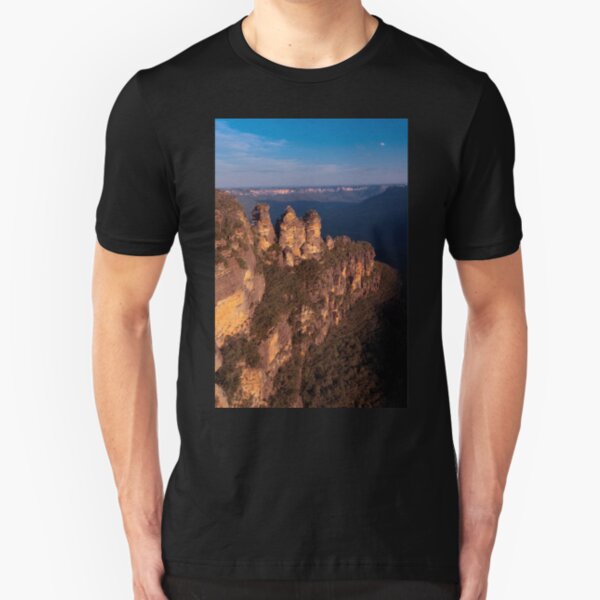 Three Sisters at sunset, Blue Mountains, Australia Slim Fit T-Shirt