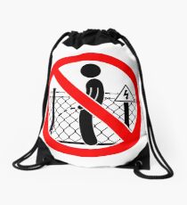Don't wizz on the electric fence Drawstring Bag