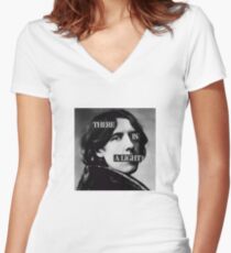 Camiseta entallada de cuello en V Una luz salvaje
