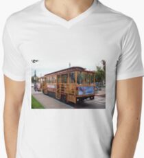 San Francisco Cable Car Men's V-Neck T-Shirt