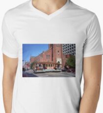 San Francisco Cable Car Men's V-Neck T-Shirt